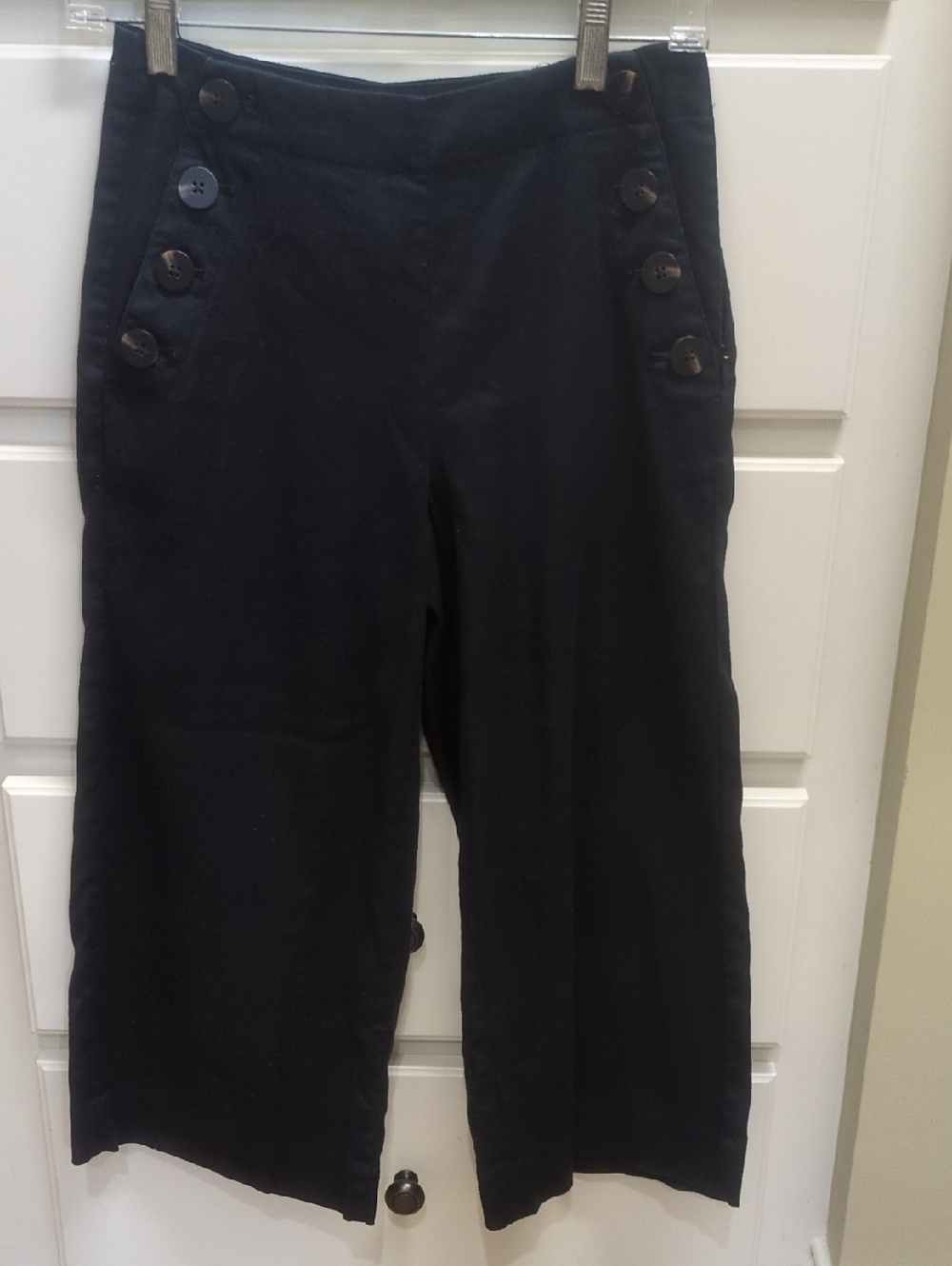 Ann Taylor  Navy Linen Wide Leg Cropped Pants with Button Detail, 00P